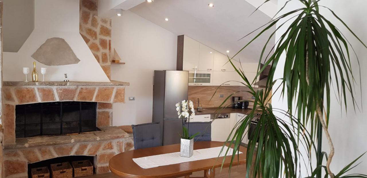 Apartments Huljic Hvar Town Exterior foto